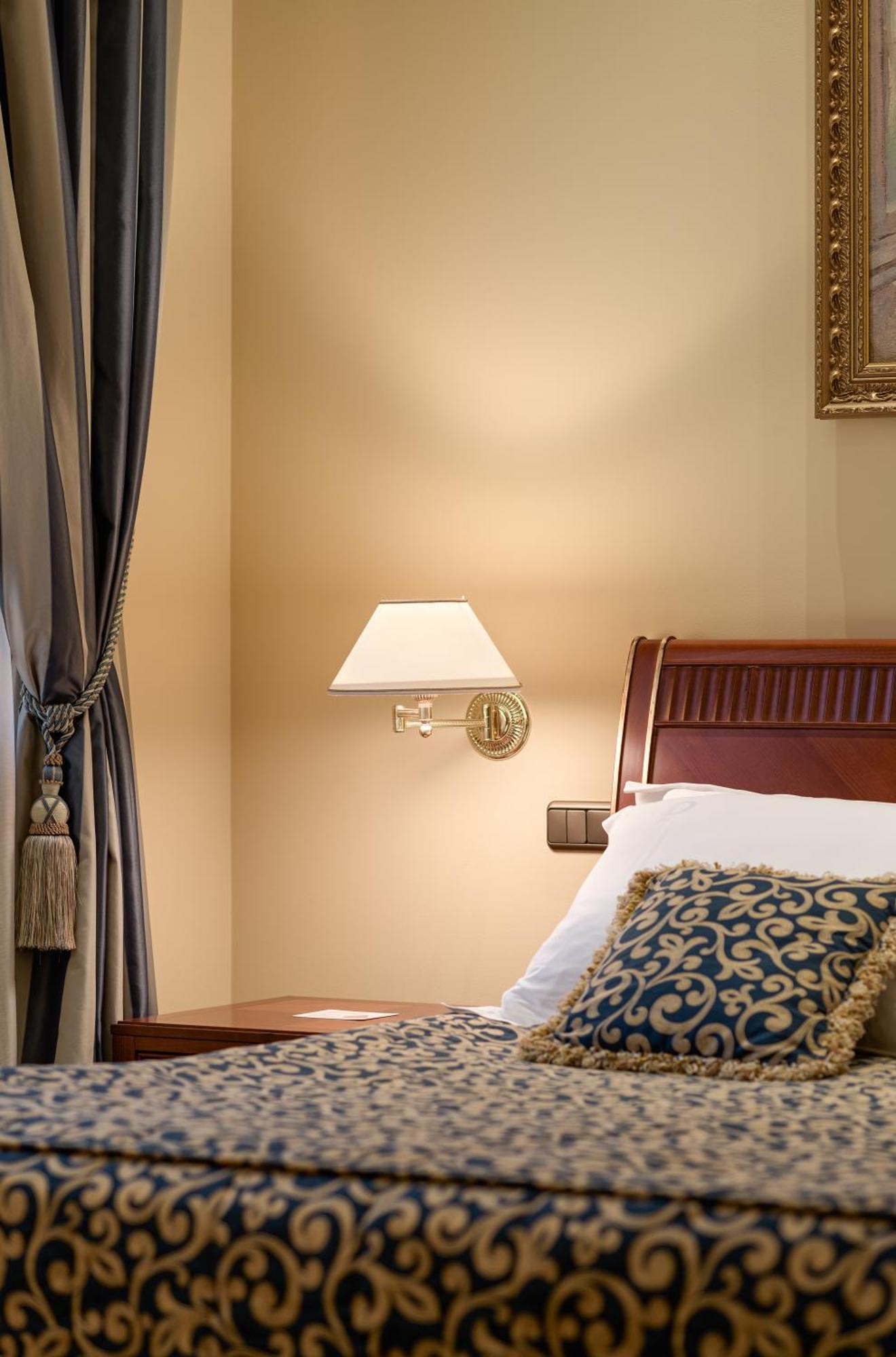 Premier Palace Hotel Kiev Phòng bức ảnh