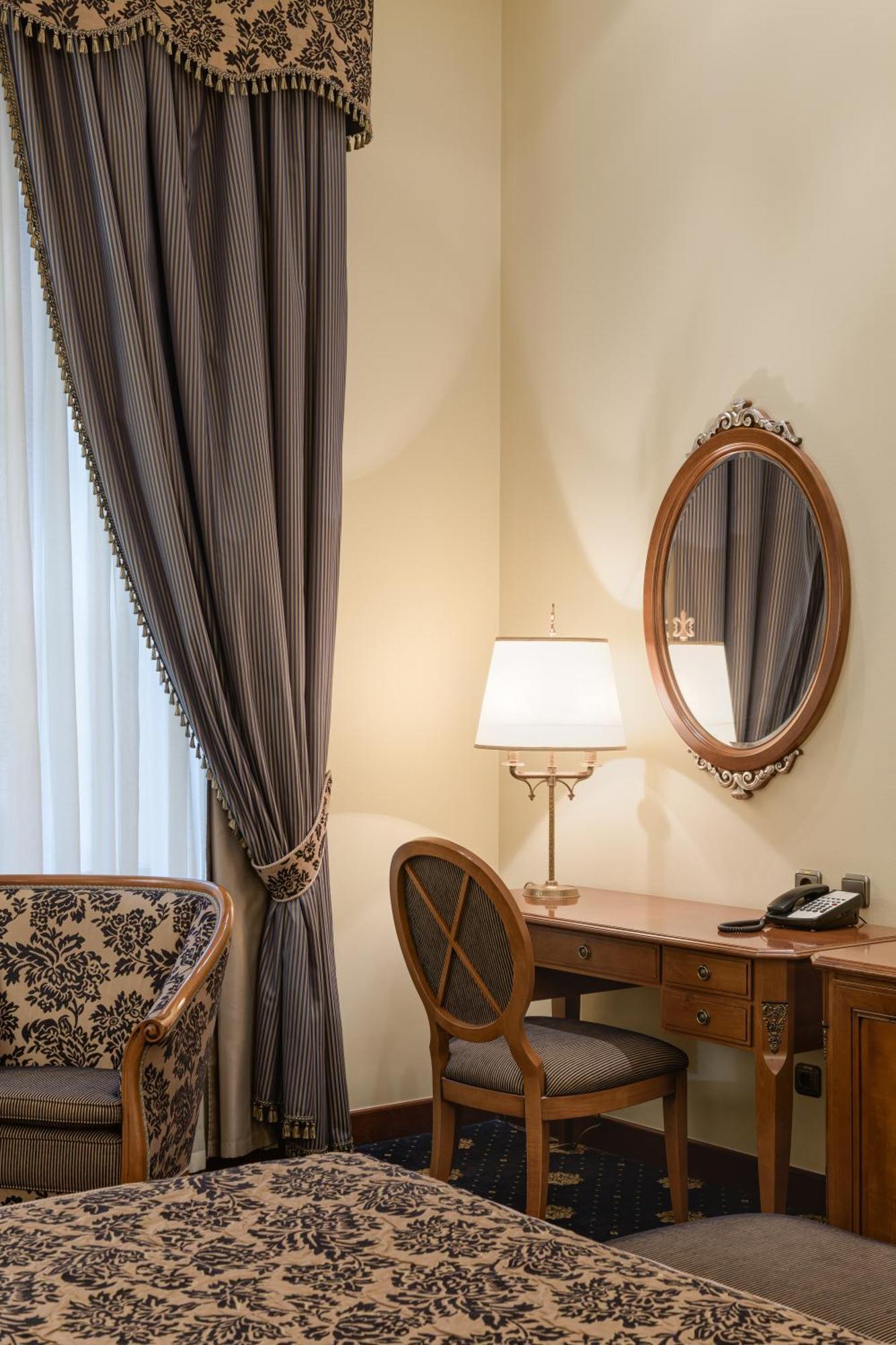 Premier Palace Hotel Kiev Phòng bức ảnh